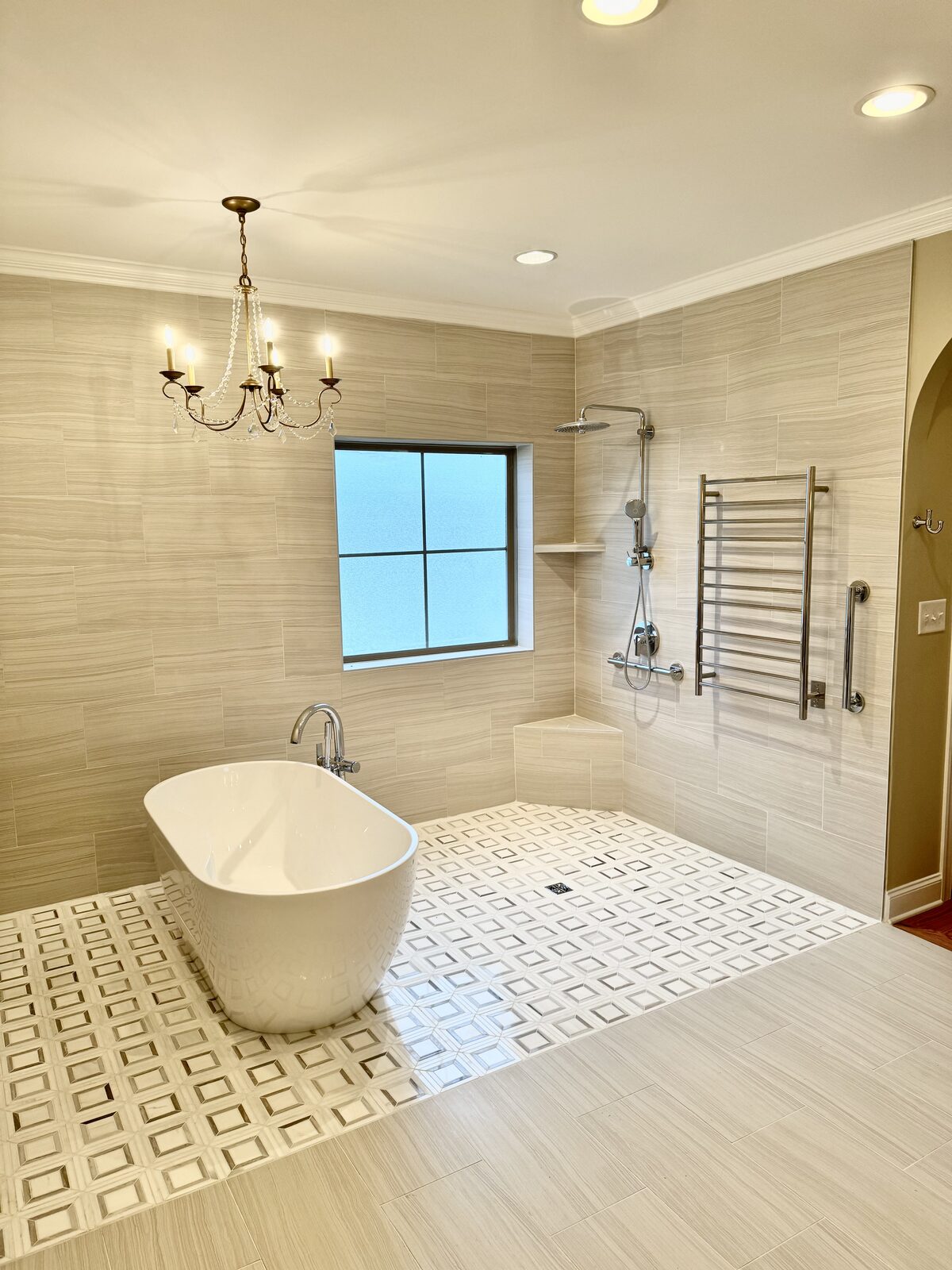 Tan Tile Tub & Shower